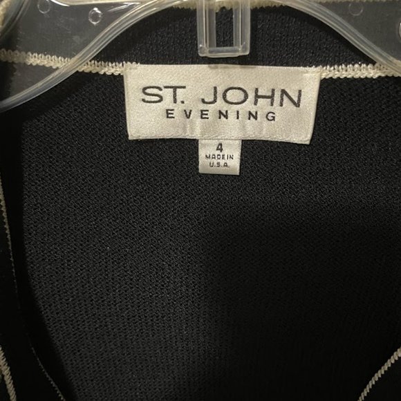 St John  Evening jacket - Embroidered with Gemstones - size 4 - Picture 3 of 3